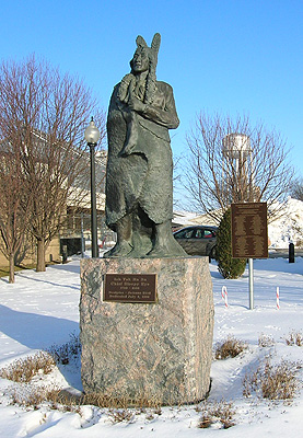 Ish Tak Ha Ba Statue
